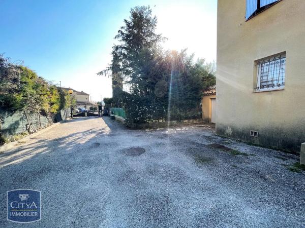 Maison à louer 4 pièces 82.02m² Sauveterre (30150)