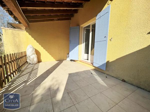 Maison à louer 4 pièces 82.02m² Sauveterre (30150)