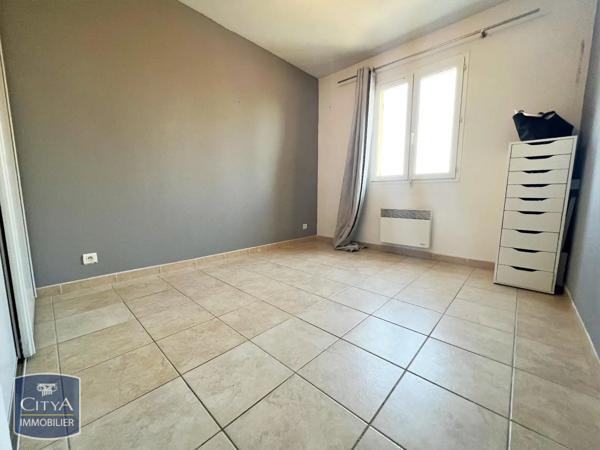 Maison à louer 4 pièces 82.02m² Sauveterre (30150)