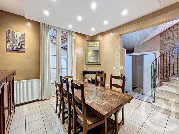 Maison à vendre  5 pièces - 196 m 2   AGEN  - 47