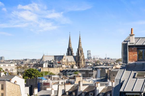 Dernier étage de standing et vues sur monuments