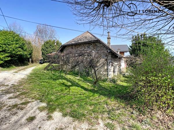 Maison à rénover sur grand sous-sol avec 2 garages et combles aménageables VIMINES (73)