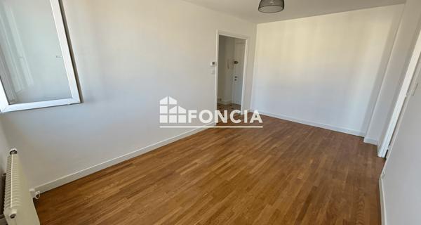 Location Appartement 3 pièces 55 m² - Le Coteau 42120