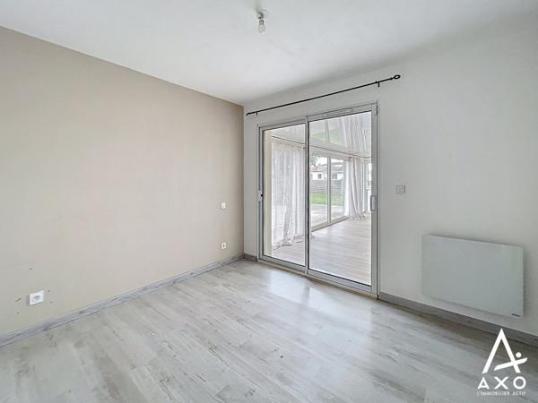 Maison contemporaine T6 avec terrain d'environ 2166m2