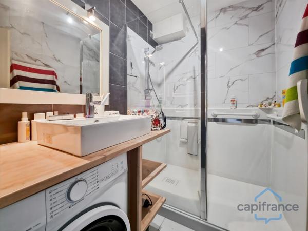 Appartement VUE MER en 1ère ligne et au DERNIER ETAGE - T2 rénové et traversant de 40m² + Terrasse - La GRANDE-MOTTE (34)