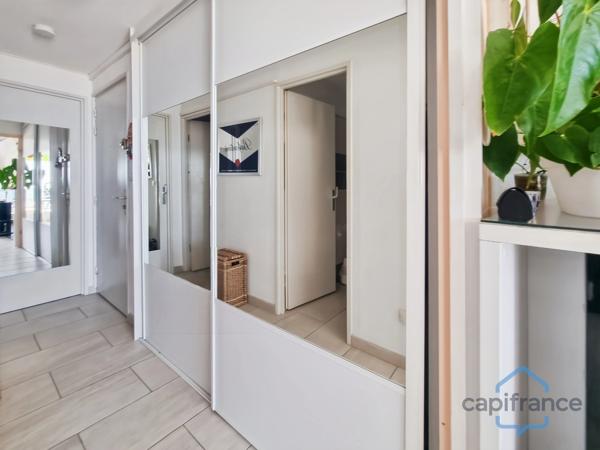 Appartement VUE MER en 1ère ligne et au DERNIER ETAGE - T2 rénové et traversant de 40m² + Terrasse - La GRANDE-MOTTE (34)