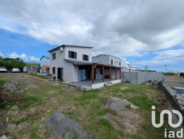 Maison 4 pièces de 117 m² à Sainte-Suzanne (97441)