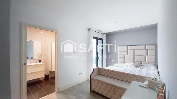 Villa contemporaine de 142 m² + véranda de 13 m² - 2 suites, 3 chambres, piscine, jardin vert, garage, stationnement.