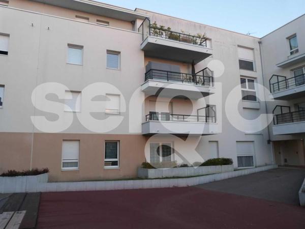 Location Parking 10 49240 Avrille 23 0629 01 0211