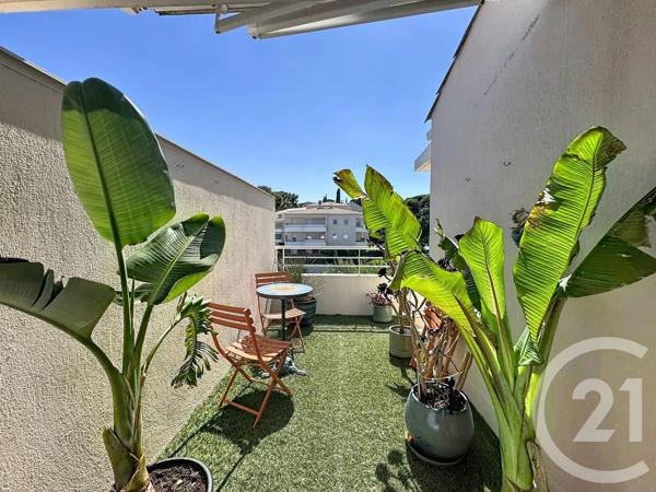 Appartement T3 à vendre  3 pièces - 64 m 2   CAVALAIRE SUR MER  - 83