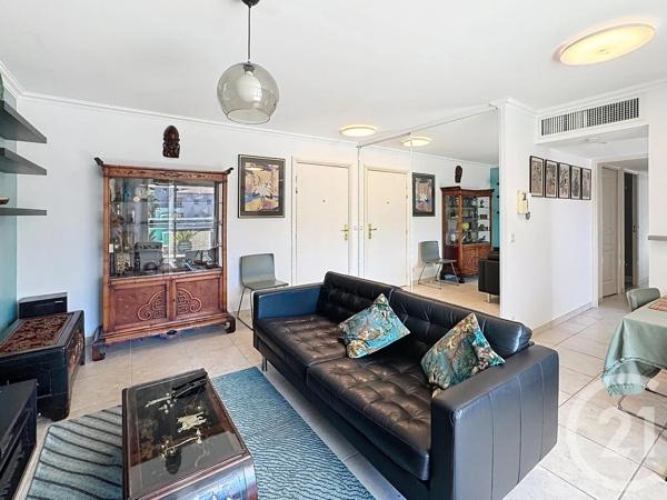Appartement T3 à vendre  3 pièces - 64 m 2   CAVALAIRE SUR MER  - 83