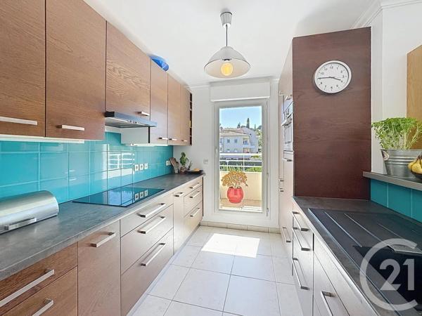 Appartement T3 à vendre  3 pièces - 64 m 2   CAVALAIRE SUR MER  - 83