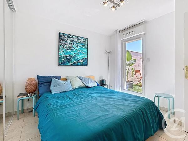 Appartement T3 à vendre  3 pièces - 64 m 2   CAVALAIRE SUR MER  - 83