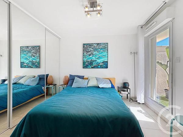 Appartement T3 à vendre  3 pièces - 64 m 2   CAVALAIRE SUR MER  - 83