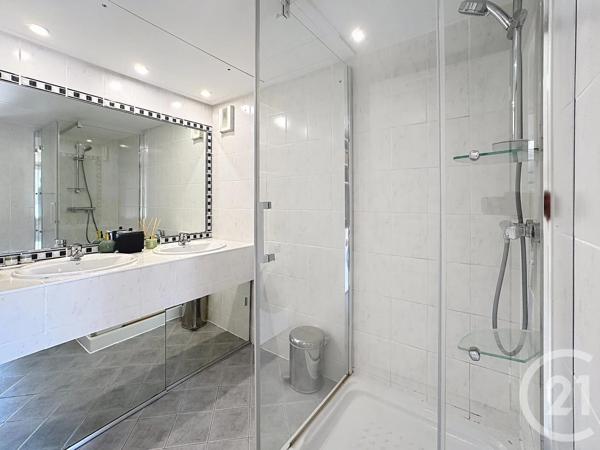 Appartement T3 à vendre  3 pièces - 64 m 2   CAVALAIRE SUR MER  - 83