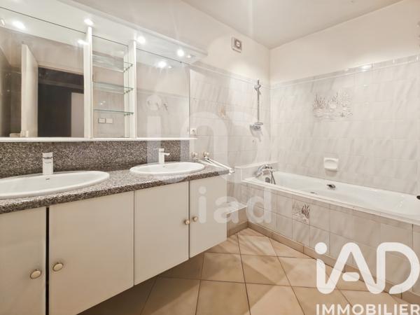 Appartement à vendre 3 pièces 77 m² Nîmes