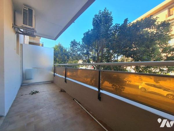 A VENDRE - PERPIGNAN SECTEUR KENNEDY - STUDIO AVEC PARKING ET BALCON