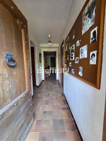 Maison
         5 pièces
        - 145 m² 1 212 500 € *