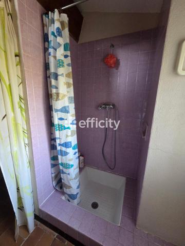 Maison
         5 pièces
        - 145 m² 1 212 500 € *