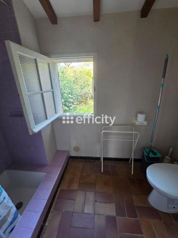 Maison
         5 pièces
        - 145 m² 1 212 500 € *