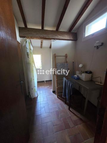 Maison
         5 pièces
        - 145 m² 1 212 500 € *