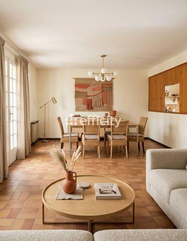 Maison
         5 pièces
        - 145 m² 1 212 500 € *