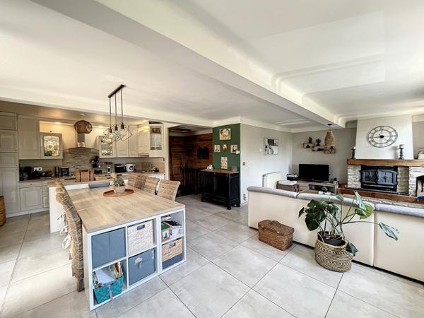 PAMIERS : CORPS DE FERME RENOVE SUR UN TERRAIN DE 5730M2