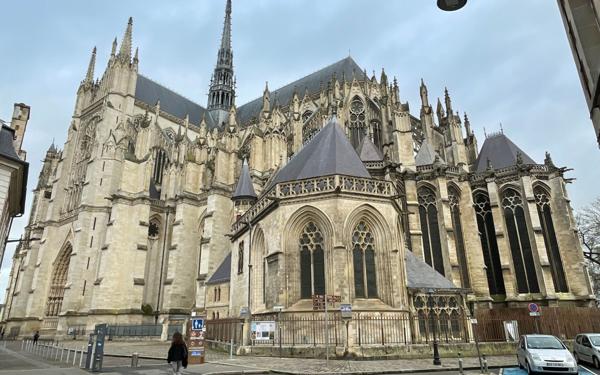 Appartement à vendre    12 pièces • 370 m2 Amiens