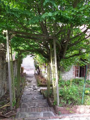 Fromentières (51210) BELLE MAISON AVEC PISCINE ET PARC BOISE