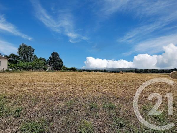 Terrain à vendre  1210 m 2   OUST  - 09