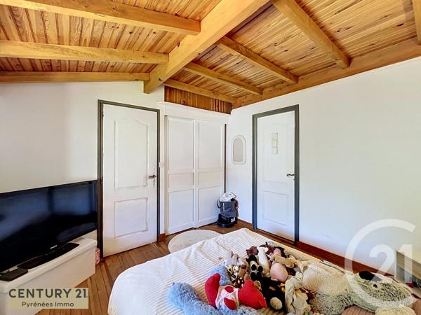Immeuble à vendre  207 m 2   ESTANCARBON  - 31