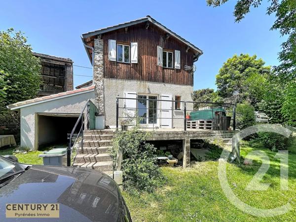Immeuble à vendre  207 m 2   ESTANCARBON  - 31