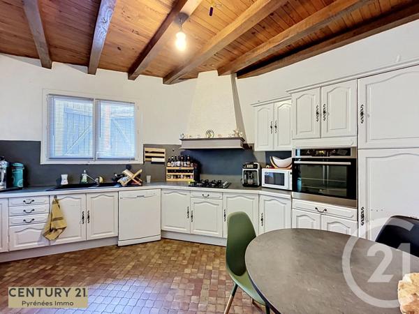 Immeuble à vendre  207 m 2   ESTANCARBON  - 31