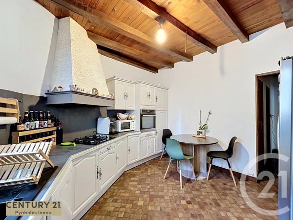 Immeuble à vendre  207 m 2   ESTANCARBON  - 31