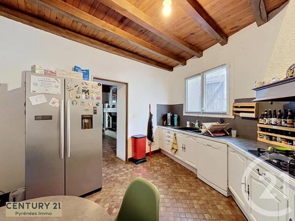 Immeuble à vendre  207 m 2   ESTANCARBON  - 31