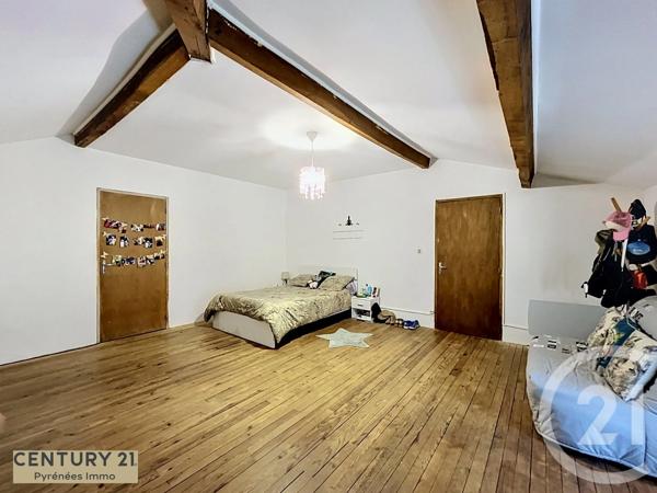 Immeuble à vendre  207 m 2   ESTANCARBON  - 31