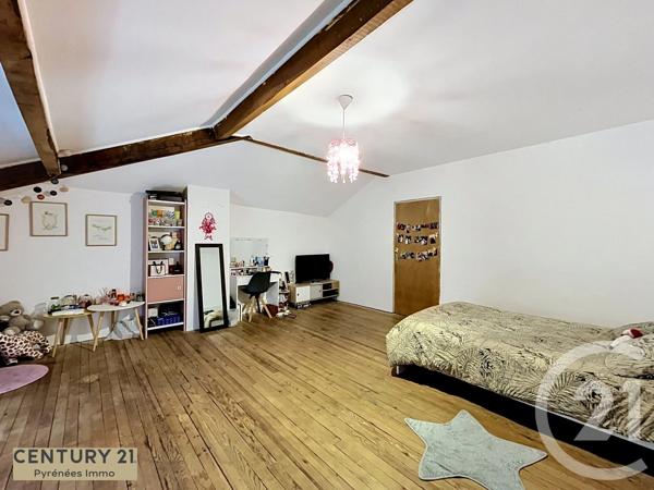 Immeuble à vendre  207 m 2   ESTANCARBON  - 31