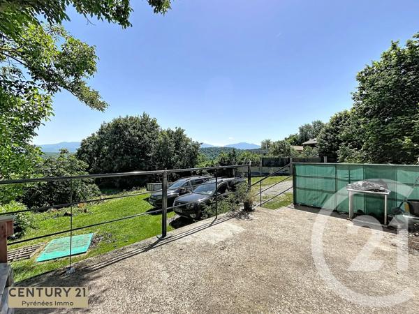 Immeuble à vendre  207 m 2   ESTANCARBON  - 31