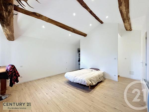 Immeuble à vendre  207 m 2   ESTANCARBON  - 31