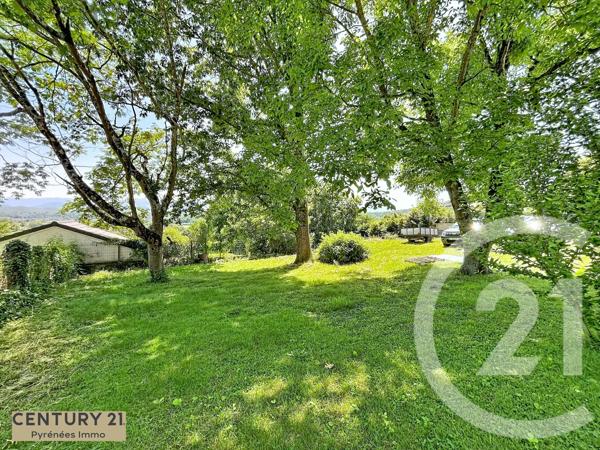 Immeuble à vendre  207 m 2   ESTANCARBON  - 31
