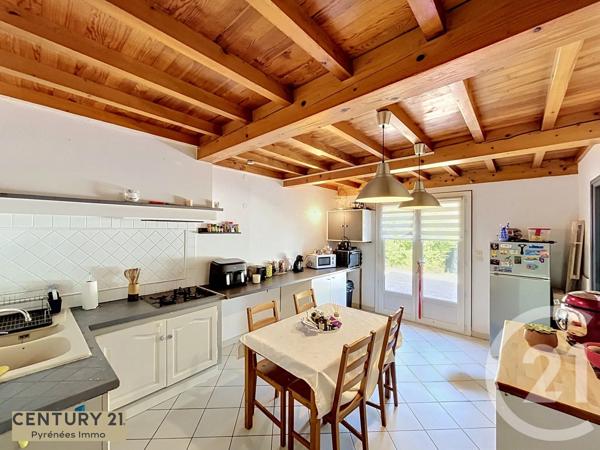 Immeuble à vendre  207 m 2   ESTANCARBON  - 31