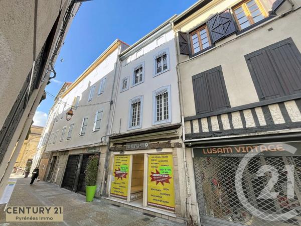 Immeuble à vendre  207 m 2   ESTANCARBON  - 31