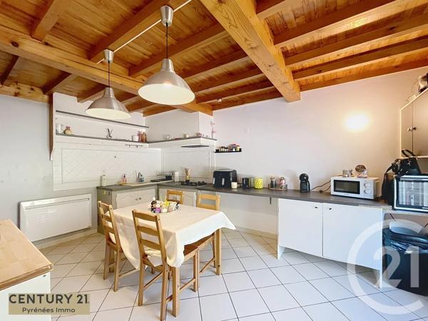 Immeuble à vendre  207 m 2   ESTANCARBON  - 31