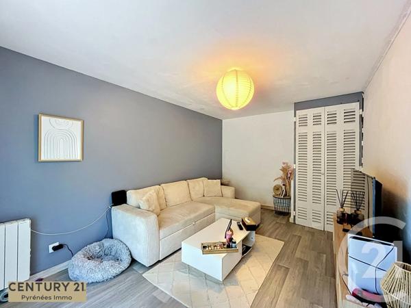 Immeuble à vendre  207 m 2   ESTANCARBON  - 31