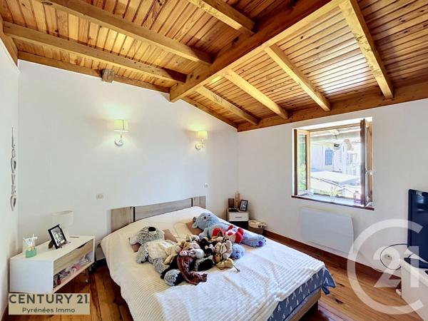 Immeuble à vendre  207 m 2   ESTANCARBON  - 31
