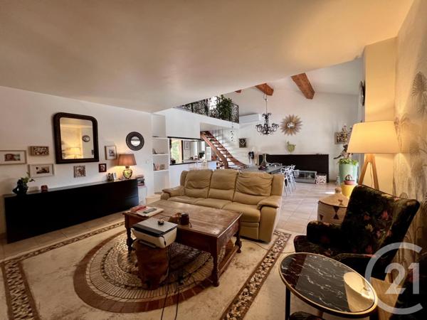 Maison à vendre  6 pièces - 220 m2 LE BEAUSSET - 83