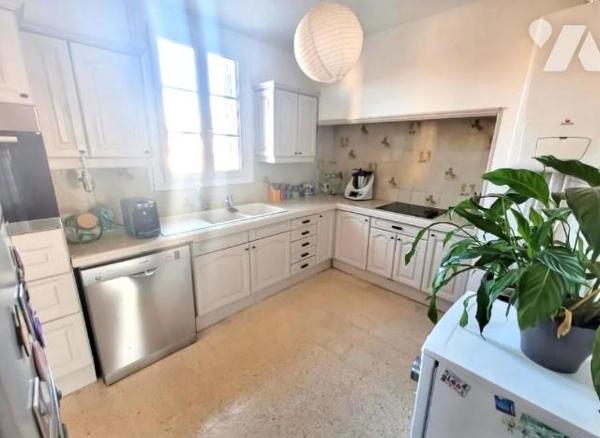 Appartement T4 vendu loué centre Uzès