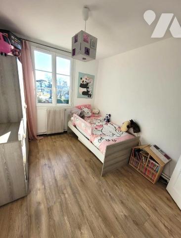 Appartement T4 vendu loué centre Uzès