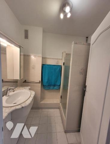 Appartement T4 vendu loué centre Uzès