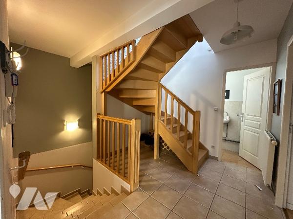 DOLE, rive gauche, appartement duplex proche cinema et rive du Doubs